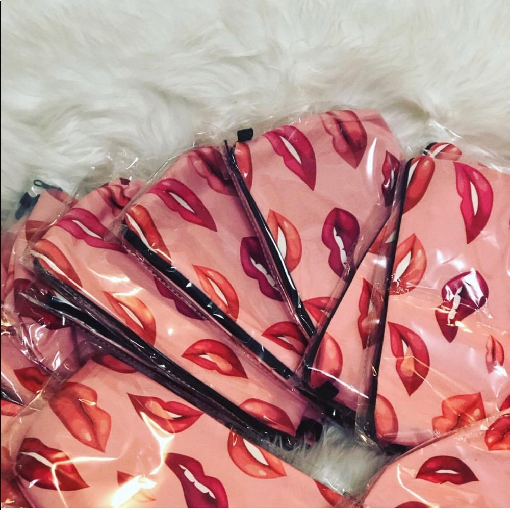 Lipstick makeup bag